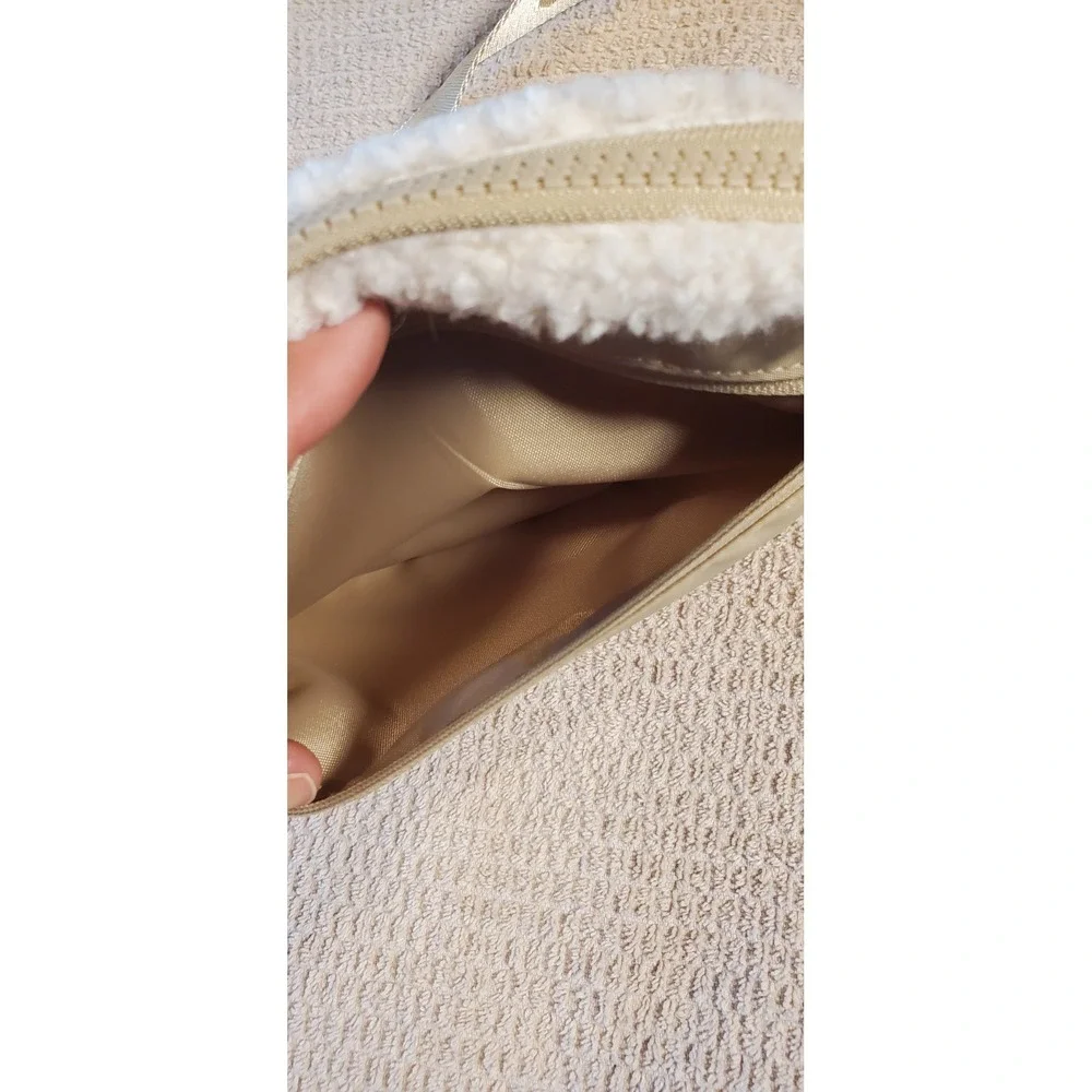 Lole Sherpa Fleece Belt Bag Cream Beige Adjustable Strap‎ Fanny Pack Crossbody